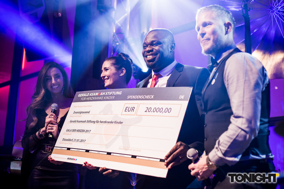 dr-thompson-s-bar-grill-duesseldorf-gala-der-herzen-Fresh Music Live03